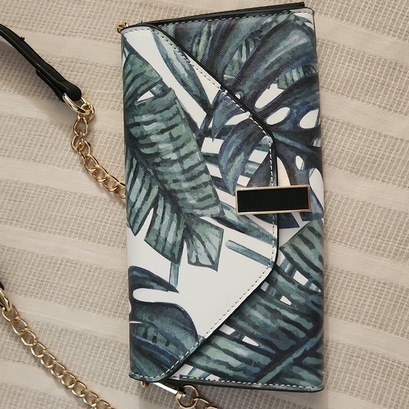 Tropical Palm Leaf Crossbody Purse - Picture 2 of 6